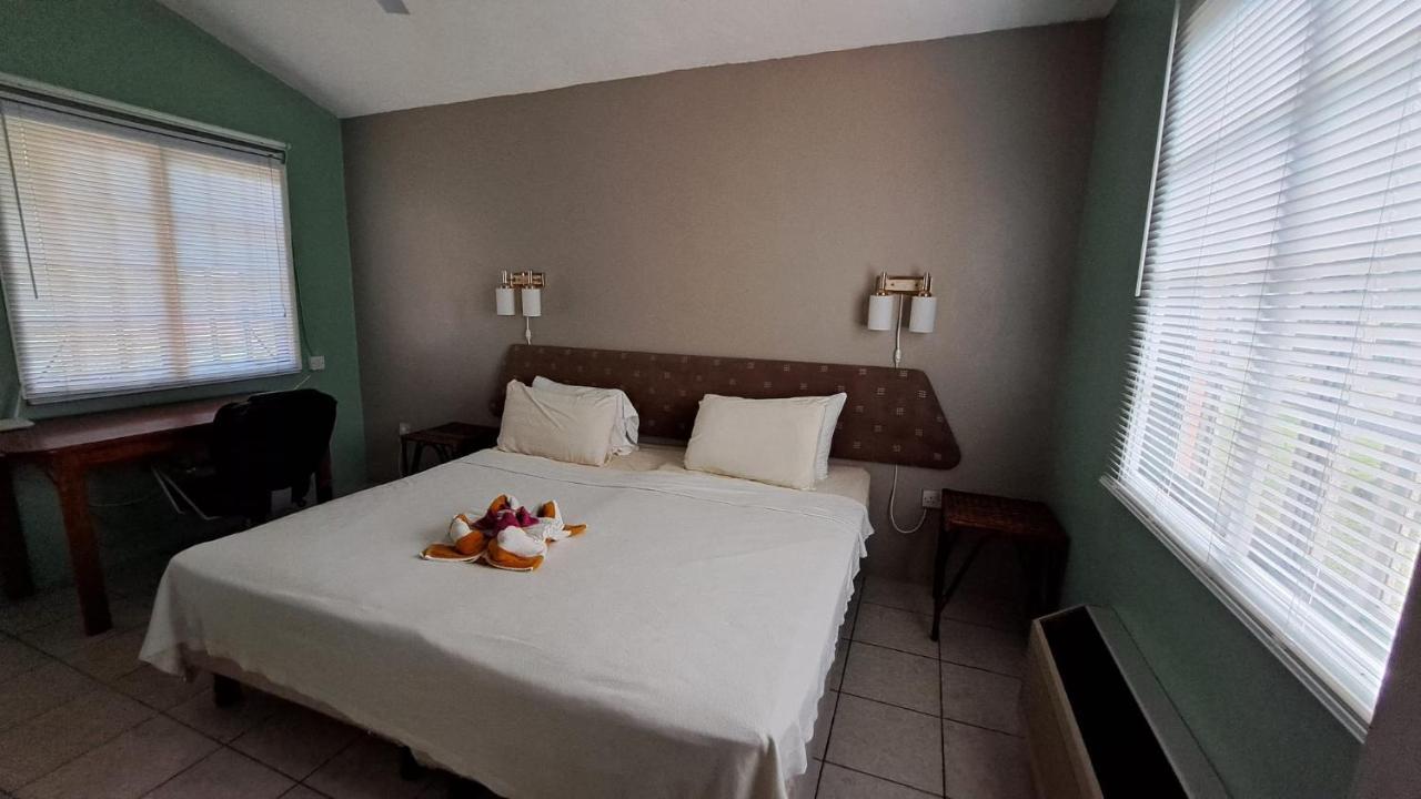 Kootney Resorts Портсмут Экстерьер фото